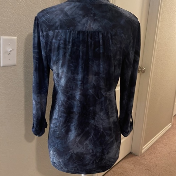 Women’s Established 1962 Textured Tie Dye Blouse Size Medium - Picture 4 of 8